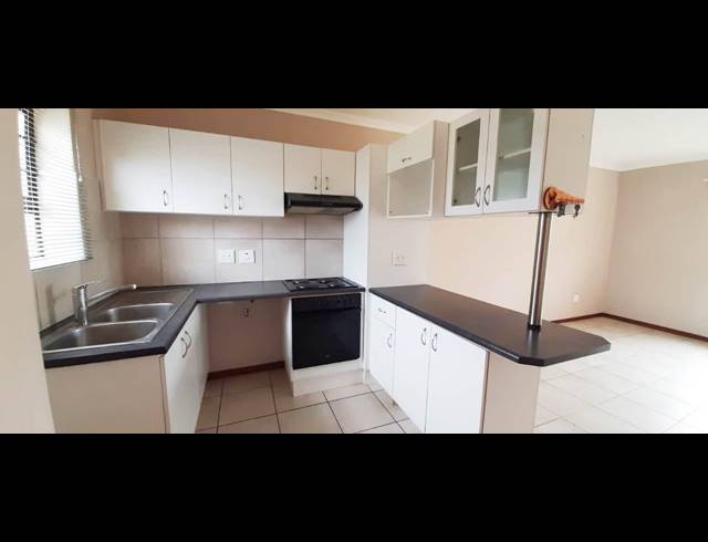 3 BEDROOM TOWNHOUSE RENTED IN SHERWOOD